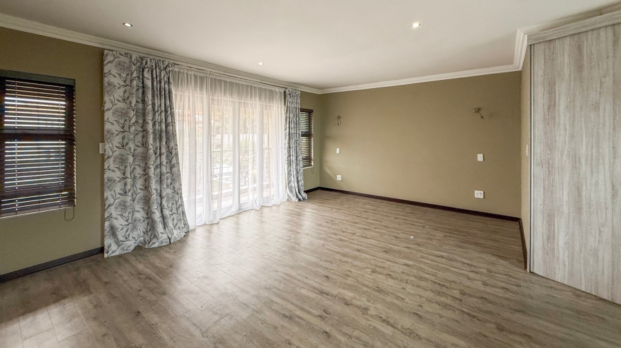 4 Bedroom Property for Sale in Birdwood Estate North West